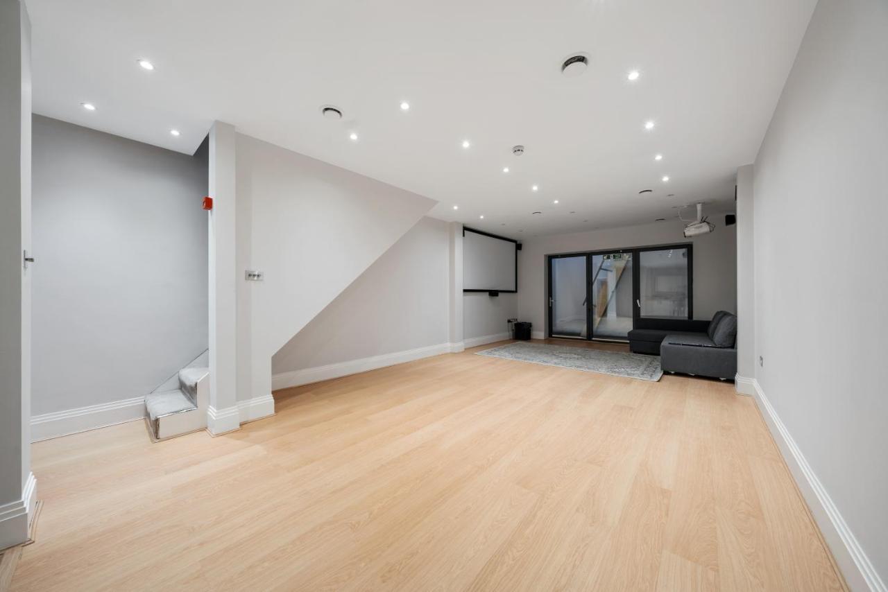 Modern Townhouse With Cinema In Se1